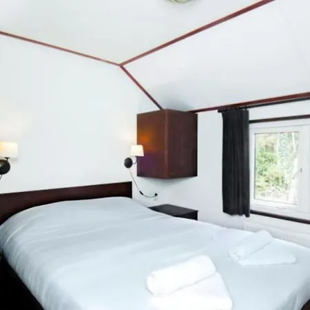 Holiday home Korhoen - 6p Heidebungalow Met Bedstee Otterlo