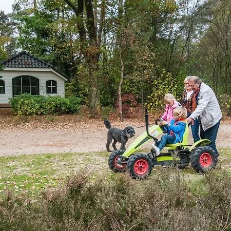 Korhoen - 6p Heidebungalow Met Bedstee Otterlo