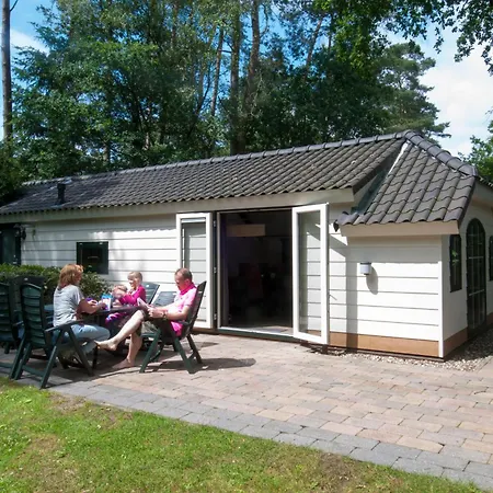 Korhoen - 6p Heidebungalow Met Bedstee *